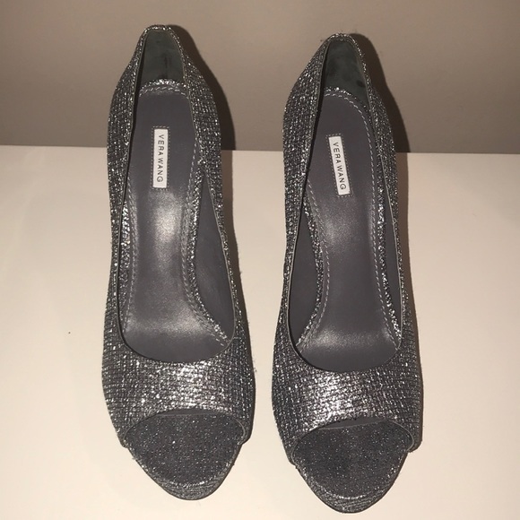 Never worn Vera Wang glitter heels - Picture 1 of 3